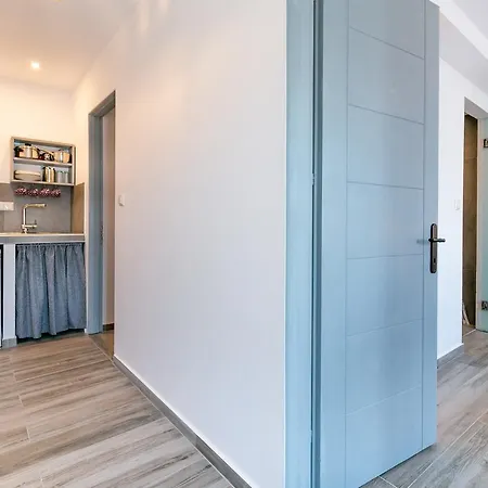 Ageri Lägenhet Potos